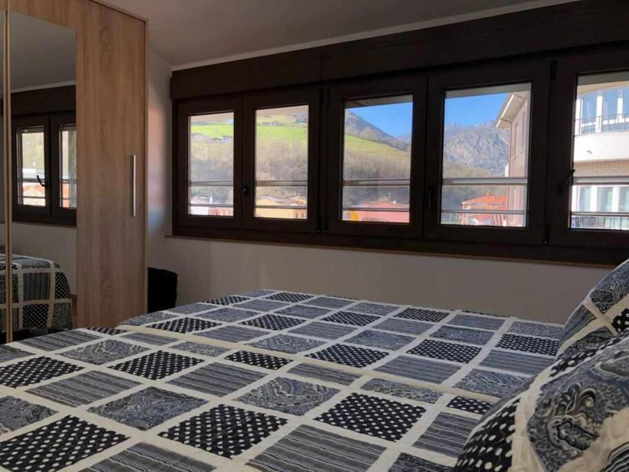 Apartamento El Roxu 2 Daire Arriondas Dış mekan fotoğraf